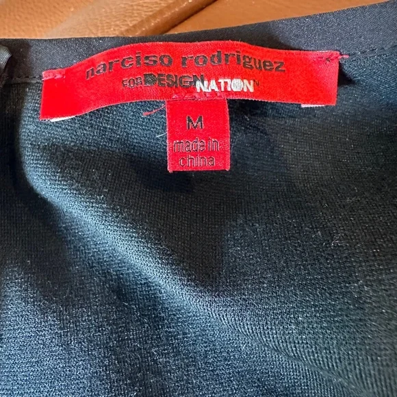 Narciso Rodriguez Black and White Sheath Dress with Raglan Sleeves - Picture 4 of 4